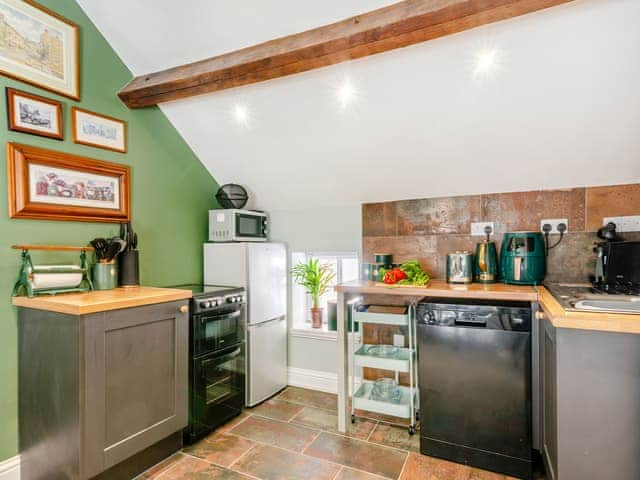 Kitchen/diner | The Stables - Hutton Mount Retreats, Ripon