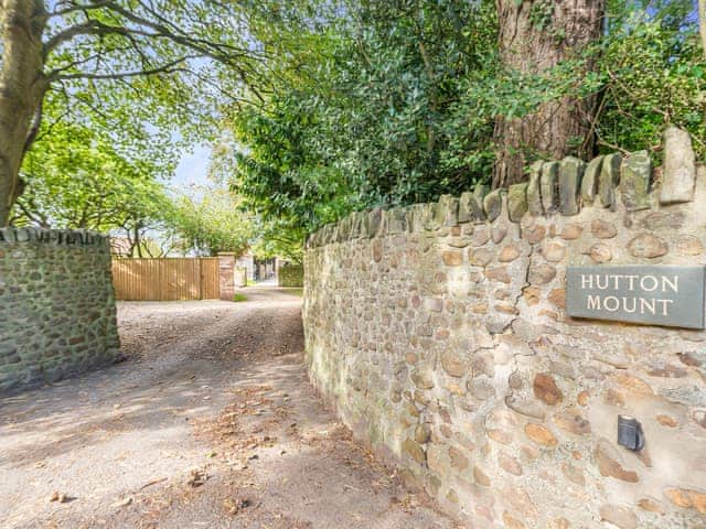 Exterior | The Stables - Hutton Mount Retreats, Ripon