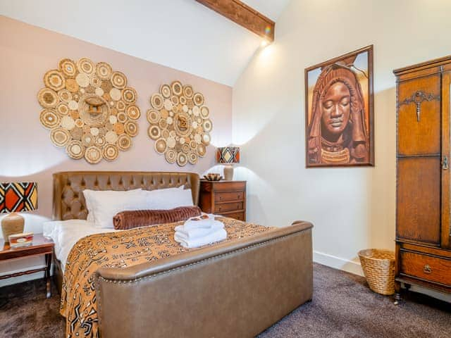 Double bedroom | Hutton Mount Retreats - Himba Cottage - Hutton Mount Retreats , Ripon