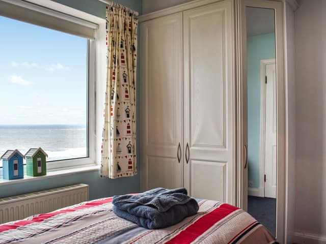 Twin bedroom | Mulgrave House, Whitby