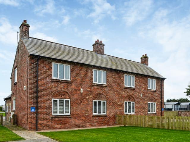 Exterior | North Cottage 1 - White House Leisure Park, Wilsthorpe