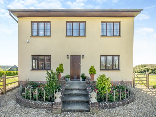 Exterior | Fair Isle Holiday CottagesFair Isle House , Newport