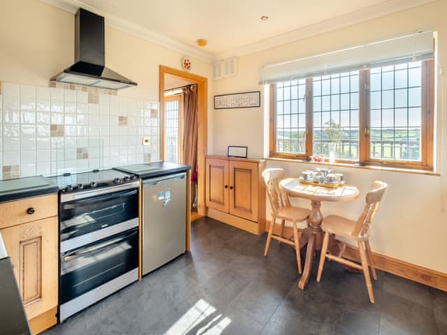 Kitchen | Fair Isle Holiday CottagesFair Isle House , Newport
