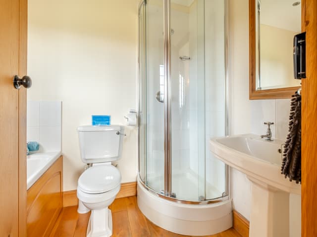Bathroom | Fair Isle Holiday CottagesFair Isle House , Newport