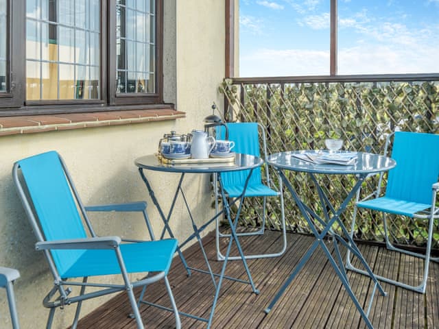 Sitting-out-area | Fair Isle Holiday CottagesFair Isle House , Newport