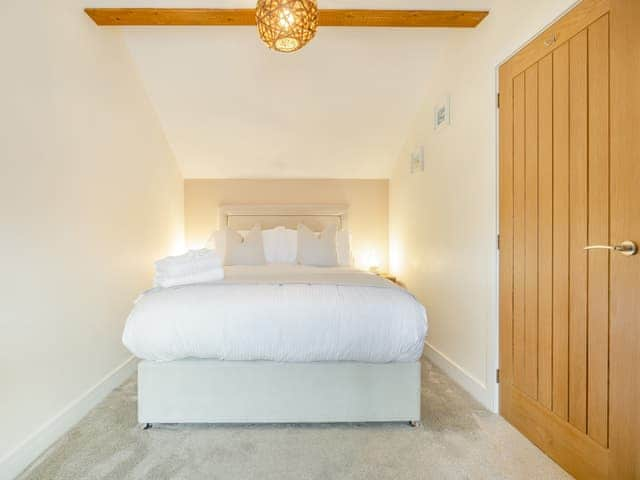 Double bedroom | Royal Oak Cottages- The Malt House - Royal Oak Cottages, Wainfleet, near Skegness