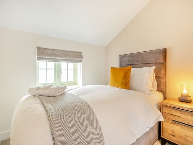 Twin bedroom | Royal Oak Cottages- The Malt House - Royal Oak Cottages, Wainfleet, near Skegness