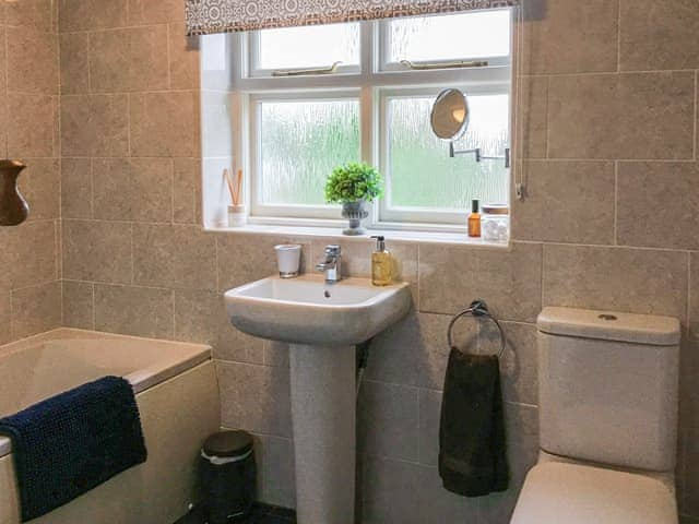 Ground Floor Bathroom | Beck Cottage, Thirsk