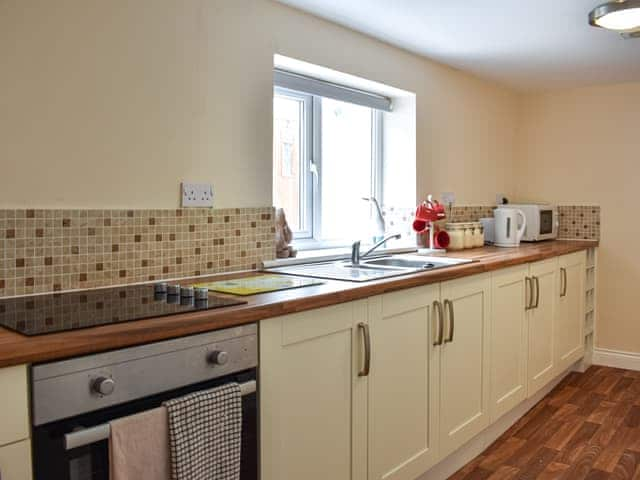 Kitchen | Winnies Cottage - Black Swan Cottages, Belford