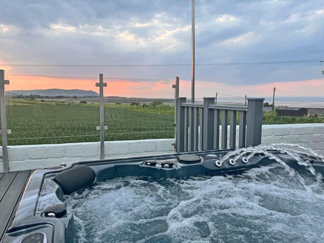 Hot tub | Bay View - Blue Anchor House, Blue Anchor, near Minehead