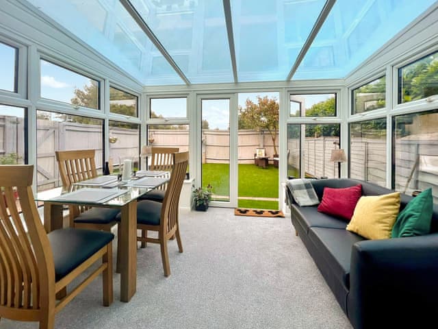 Sun room | Downsview Cottage - Downsview, Wick, near Littlehampton