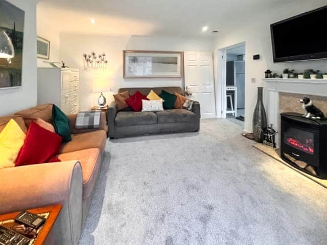 Living room | Downsview Cottage - Downsview, Wick, near Littlehampton