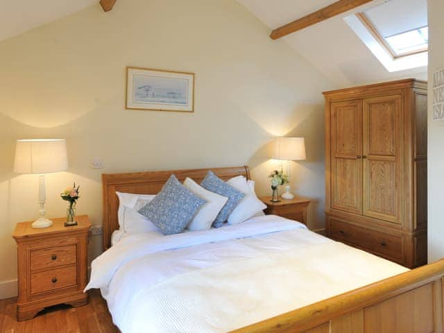 Double bedroom | Dapple Cottage - Brook Farmhouse Cottages, Brook, near Brighstone