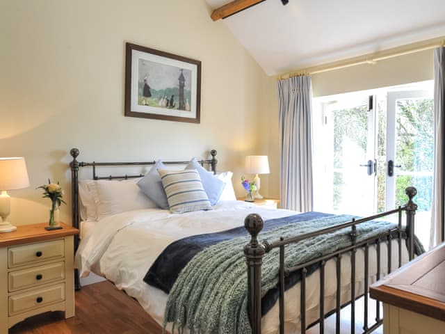 Double bedroom | Dapple Cottage - Brook Farmhouse Cottages, Brook, near Brighstone