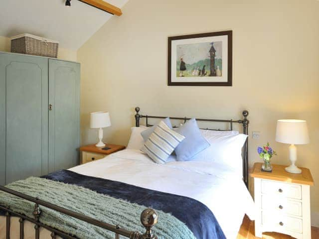 Double bedroom | Dapple Cottage - Brook Farmhouse Cottages, Brook, near Brighstone