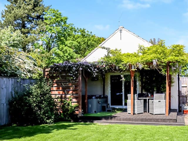 Garden | Old Toads Barn, Theddlethorpe, near Mablethorpe