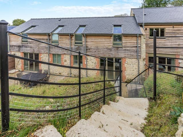 Exterior | Property 3 - Rew Farm Barns, Ventnor