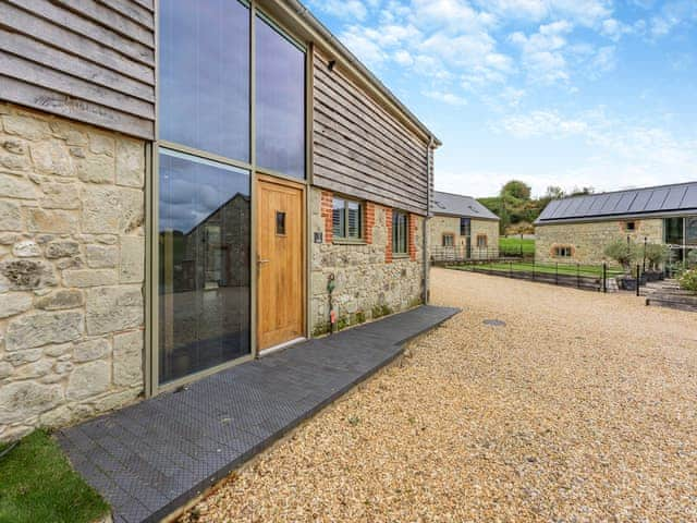 Exterior | Property 3 - Rew Farm Barns, Ventnor