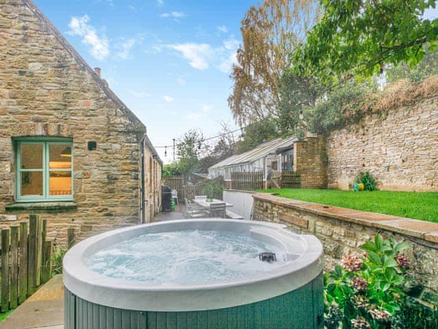 Hot tub | Orchard House, Richmond