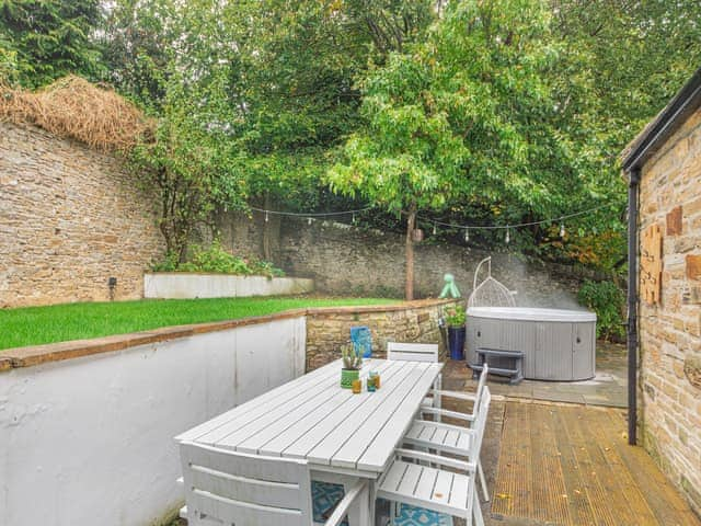 Outdoor eating area | Orchard House, Richmond