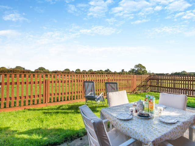 Outdoor eating area | Cwtch Corner, New Milton