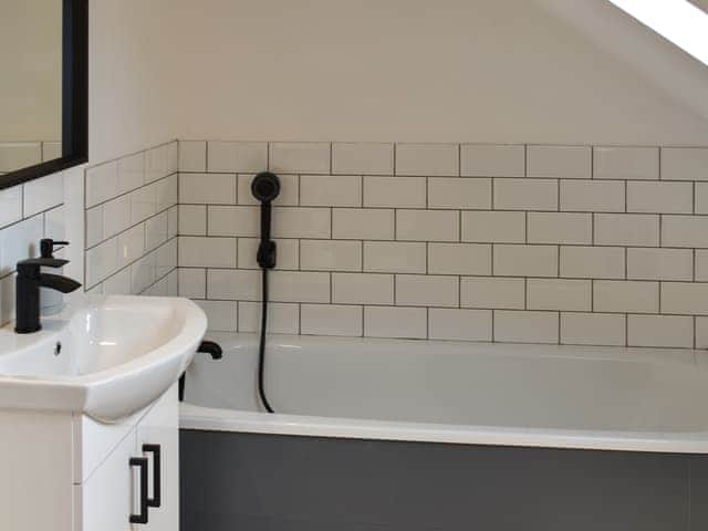 Bathroom | 103B Cavendish, Herne Bay