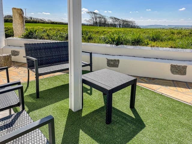 Sitting-out-area | Garden View - Parkland, Kingsbridge