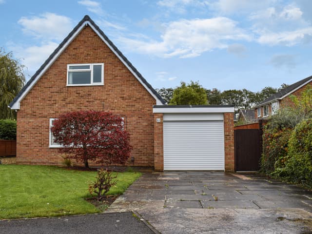 Exterior | Pine Hill Lodge, Guisborough