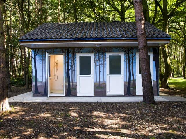 Goosewing Hut - Rosslyn Glamping, Melton Constable