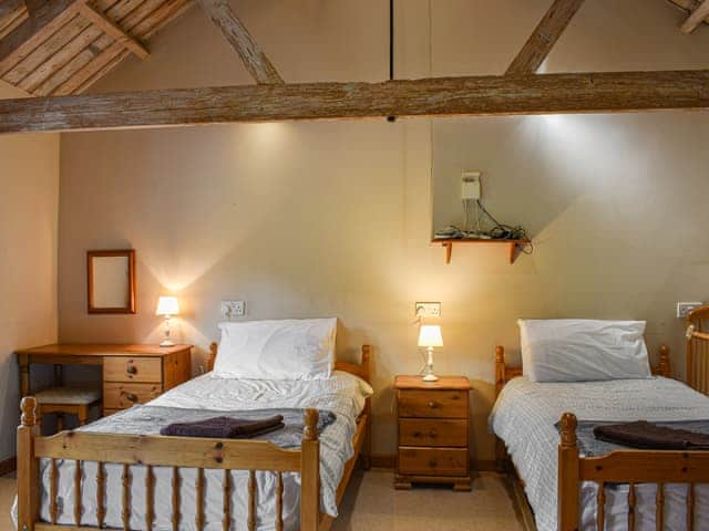 Twin bedroom | The Bull Pen - Compton Farm Cottages, Compton, near Chichester