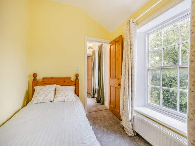 Single bedroom | Misdale House, Louth