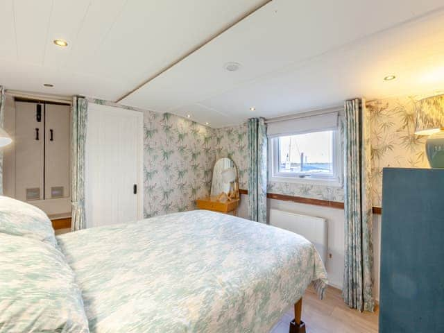 Double bedroom | Cos I Can - Knox Maritime Cottages, Maldon