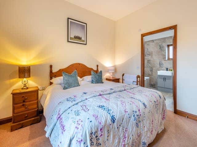 Double bedroom | Ash Cottage - Grange Farm Park, Louth