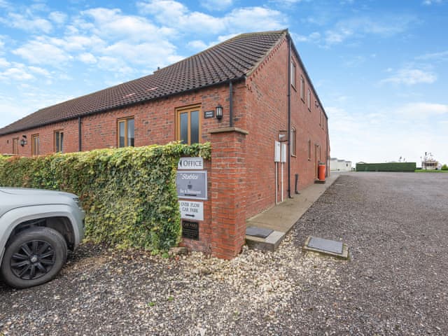 Exterior | Ash Cottage - Grange Farm Park, Louth