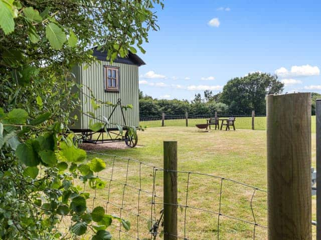 Buttercup Hut, Chiddingly