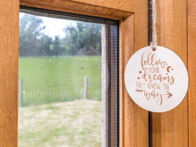 Buttercup Hut, Chiddingly