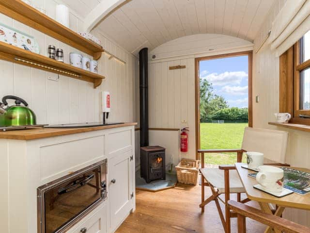 Buttercup Hut, Chiddingly