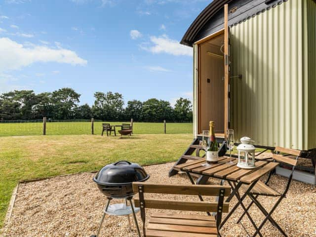 Buttercup Hut, Chiddingly