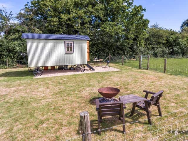 Buttercup Hut, Chiddingly