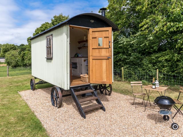 Buttercup Hut, Chiddingly