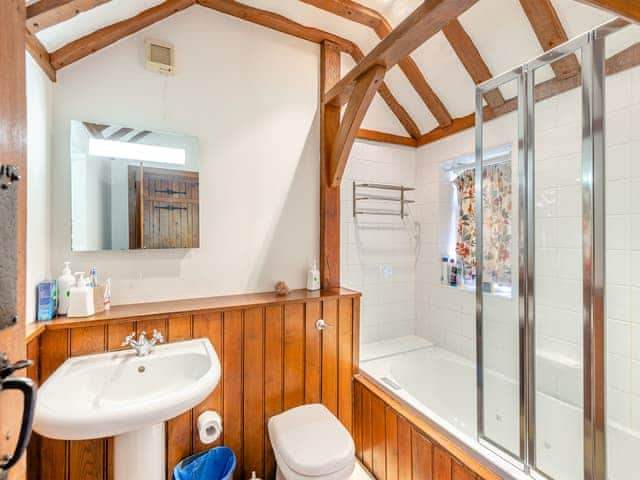 Bathroom | Gardeners Cottage, Brentwood