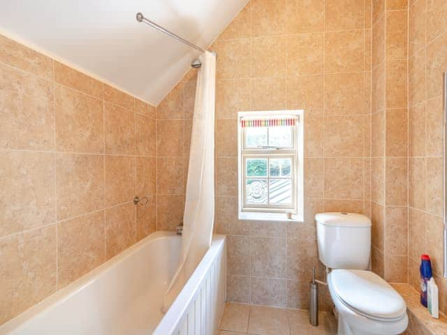 Bathroom | Gardeners Cottage, Brentwood