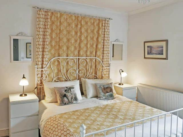 Double bedroom | Squirrel Cottage, Windermere