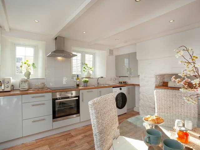 Kitchen | Harlequin Cottage, St Austell