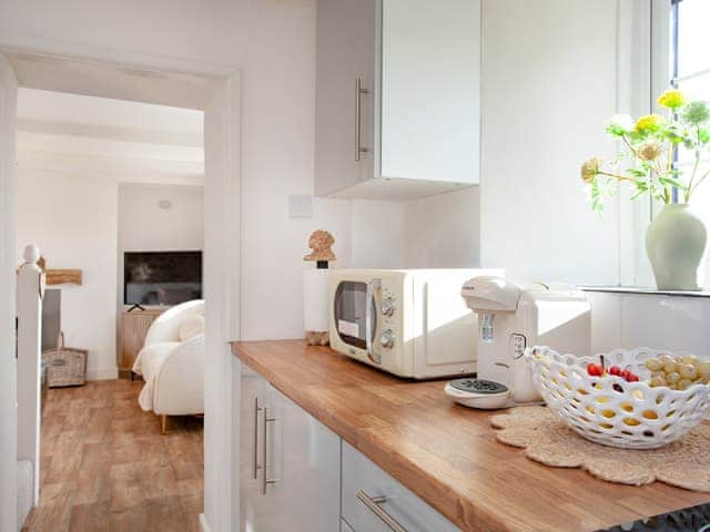 Kitchen | Harlequin Cottage, St Austell