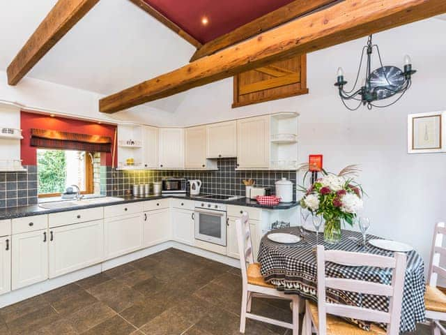 Kitchen/diner | Anvil Cottage - Grimblethorpe Hall, Louth