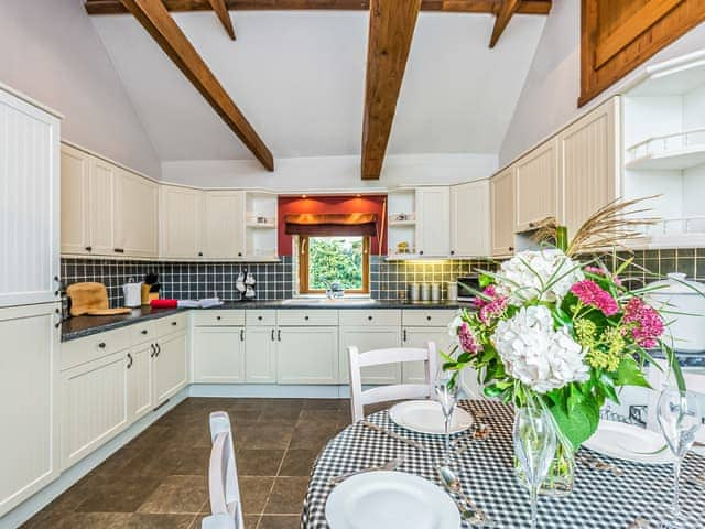 Kitchen/diner | Anvil Cottage - Grimblethorpe Hall, Louth