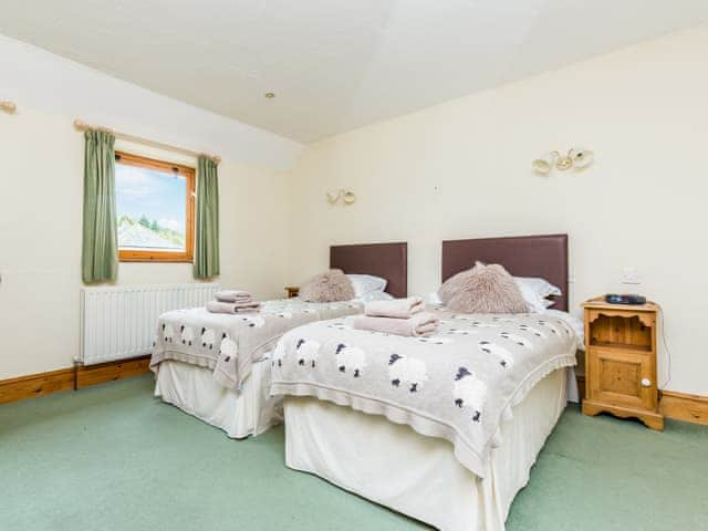 Twin bedroom | Anvil Cottage - Grimblethorpe Hall, Louth