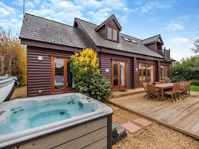 Hot tub | Waters Reach, Pentney