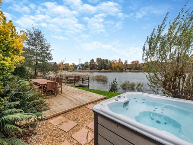 Hot tub | Waters Reach, Pentney